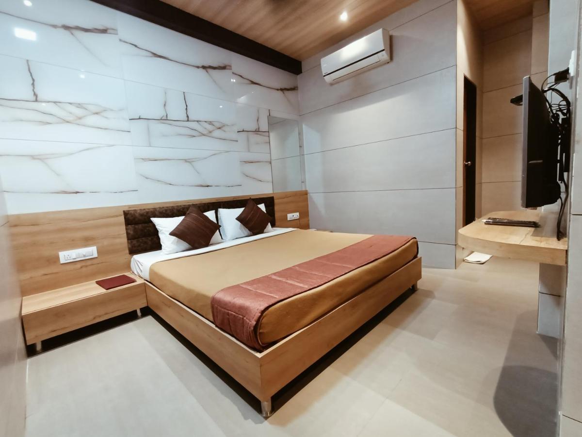 Hotel Prasad Nx Мумбаи Экстерьер фото