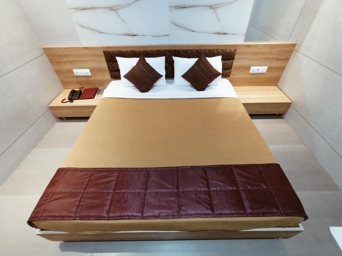 Hotel Prasad Nx Мумбаи Экстерьер фото