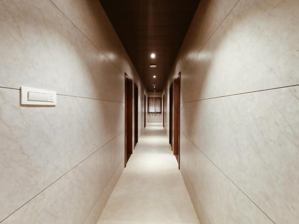 Hotel Prasad Nx Мумбаи Экстерьер фото