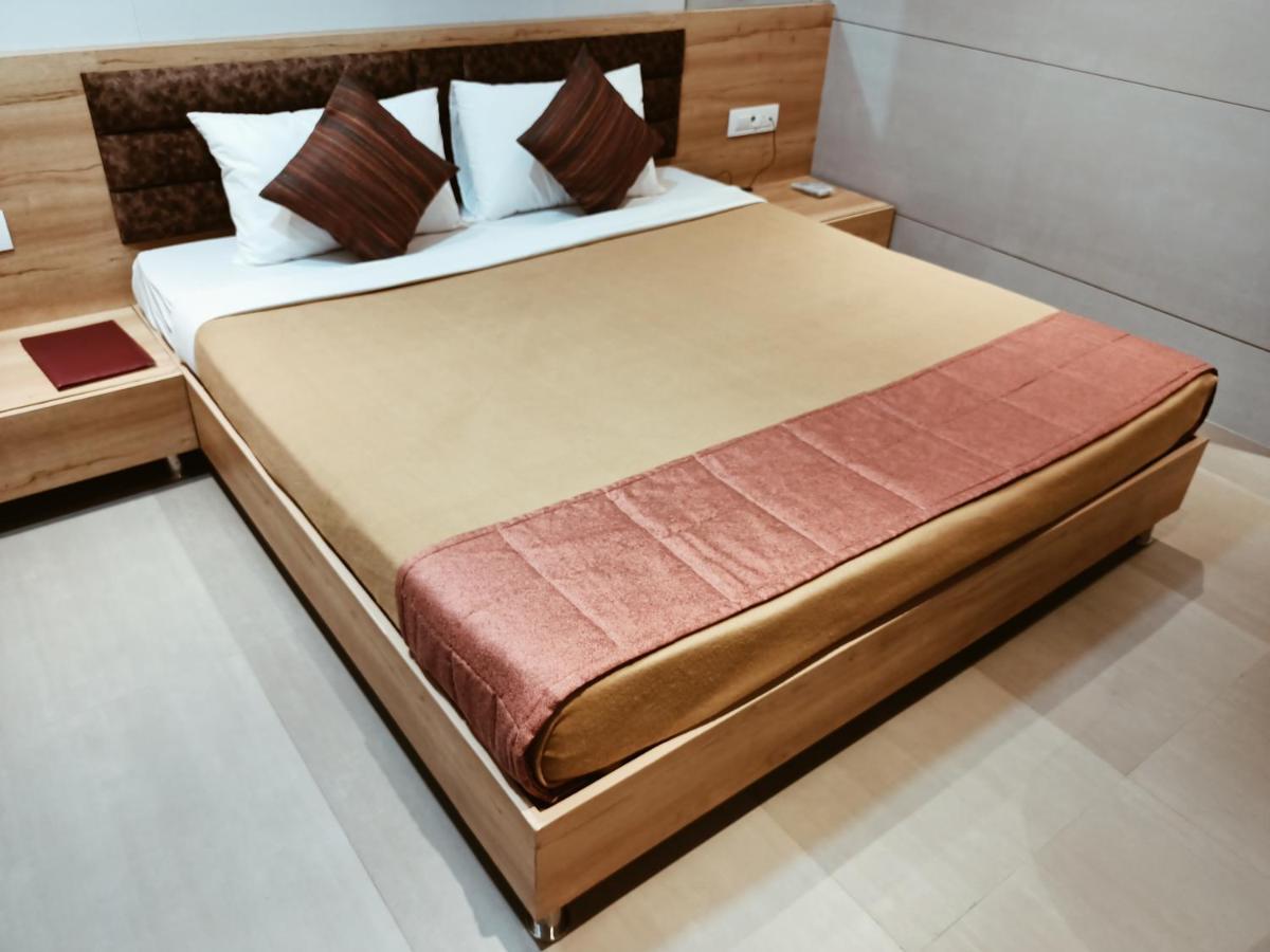 Hotel Prasad Nx Мумбаи Экстерьер фото