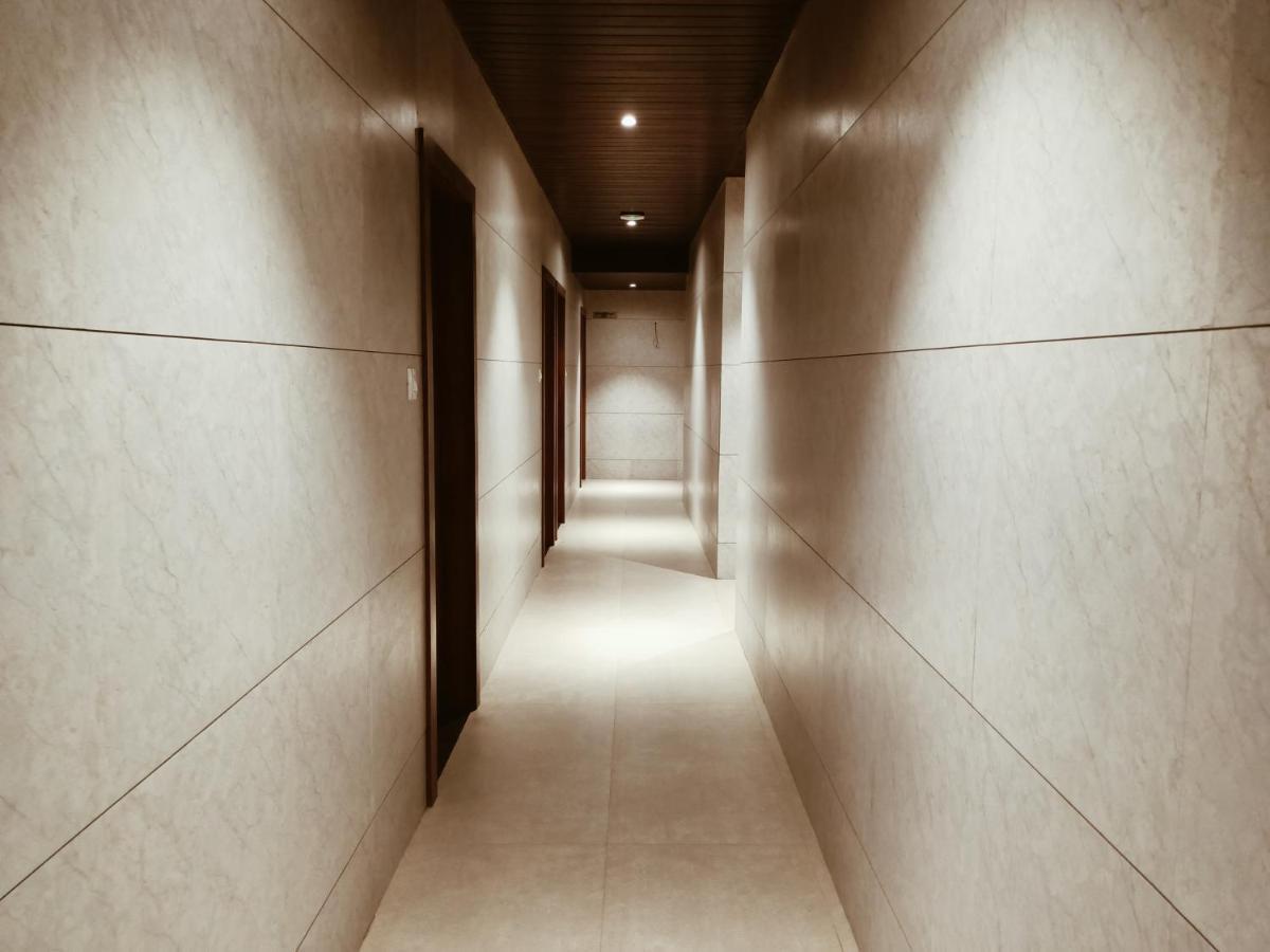 Hotel Prasad Nx Мумбаи Экстерьер фото
