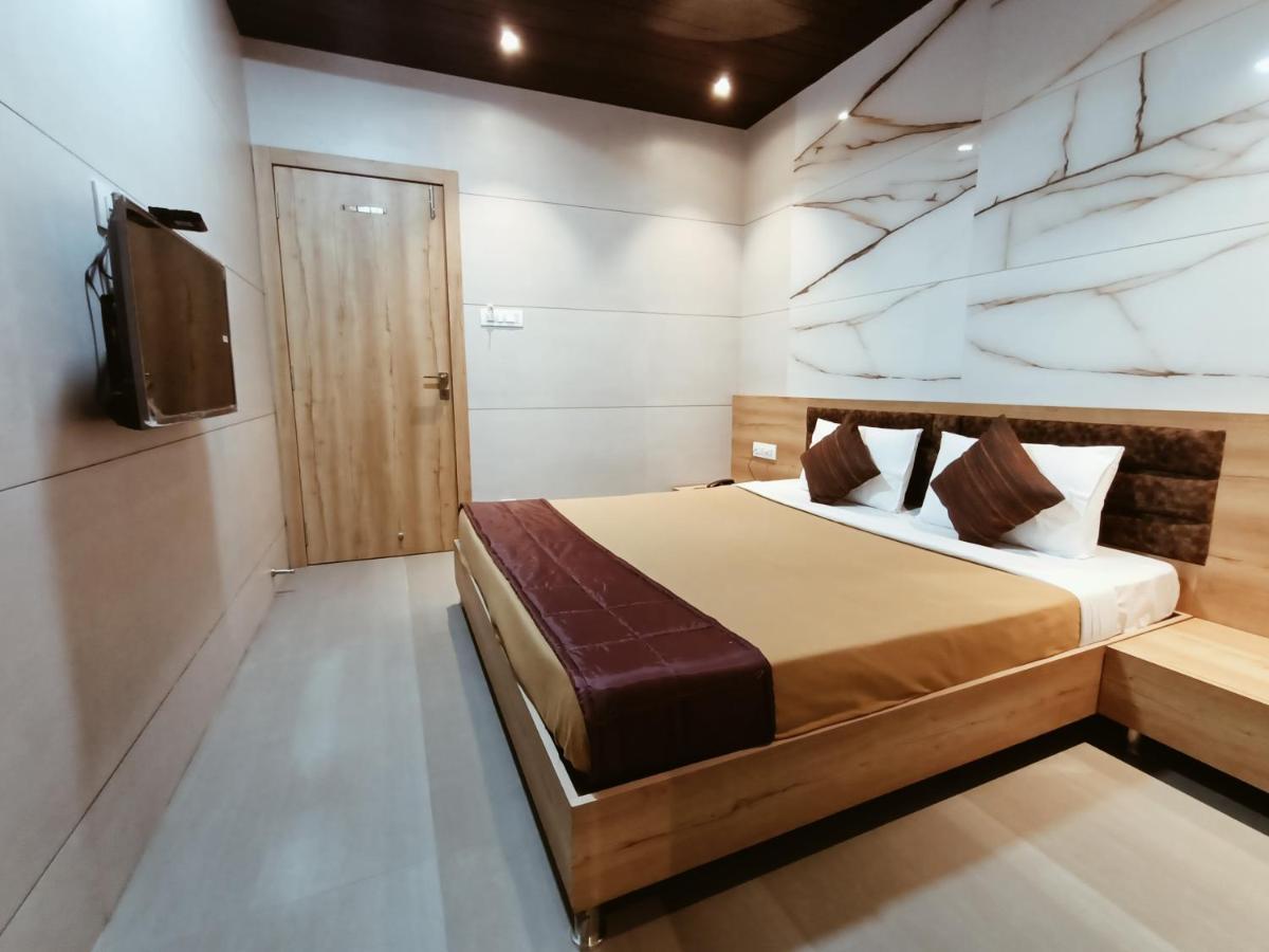 Hotel Prasad Nx Мумбаи Экстерьер фото