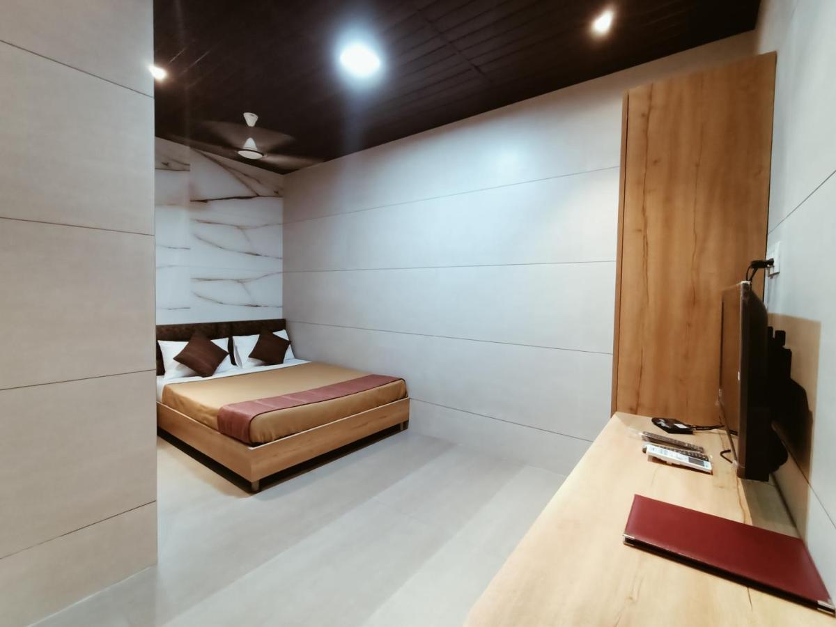 Hotel Prasad Nx Мумбаи Экстерьер фото