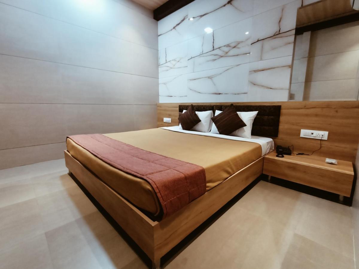 Hotel Prasad Nx Мумбаи Экстерьер фото